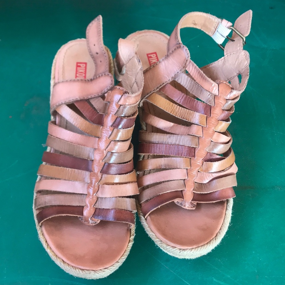 Pikolinos leather wedge sandal